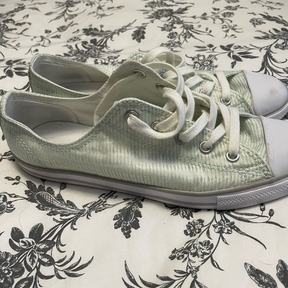 Converse - Picture 3 of 3